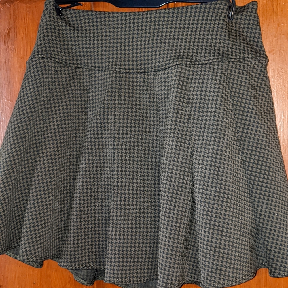 aerie Offline Olive Houndstooth Pleated Mini Skirt
